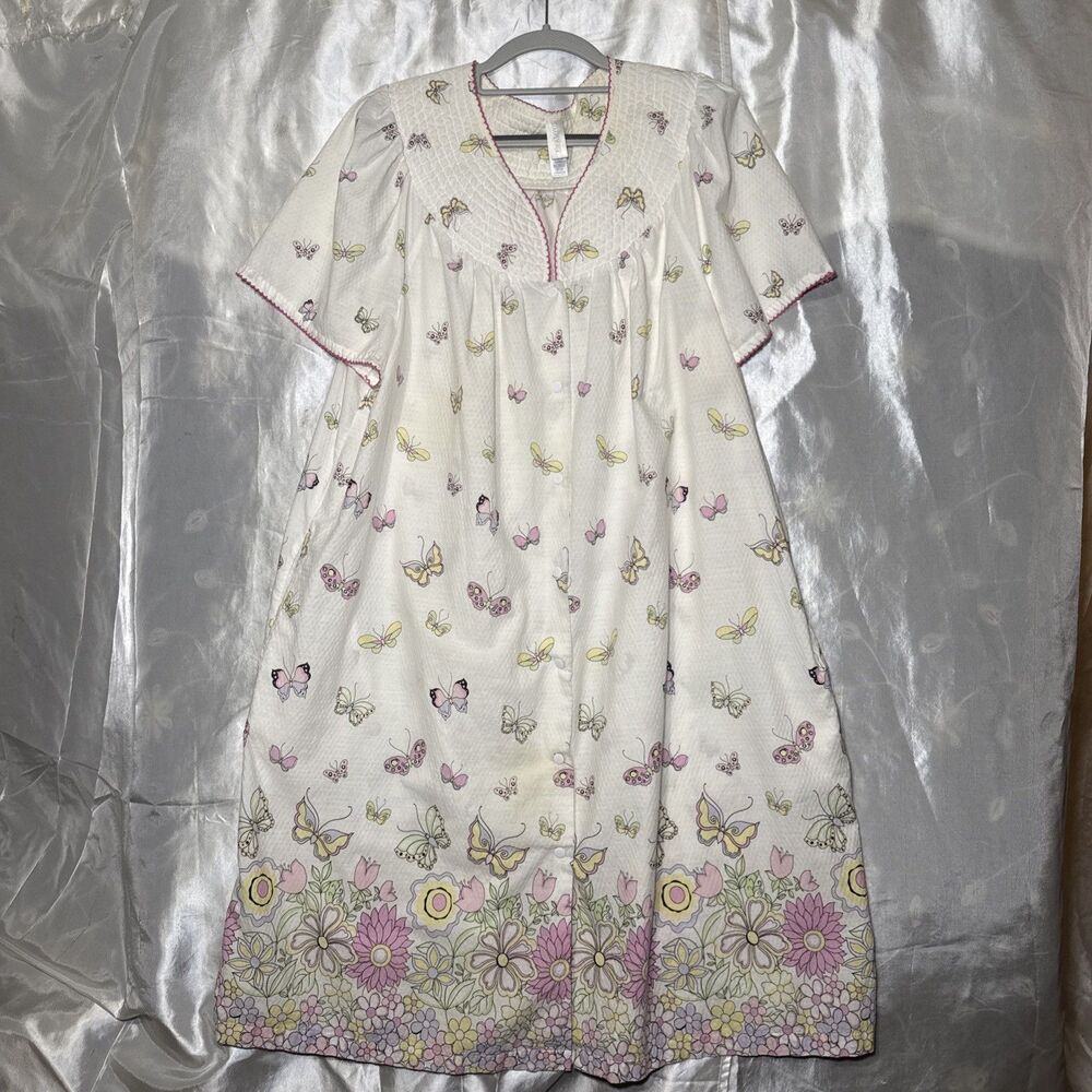 Simply Basic Women’s White Floral Snap Butto Nightgown Housecoat Pockets Size XL